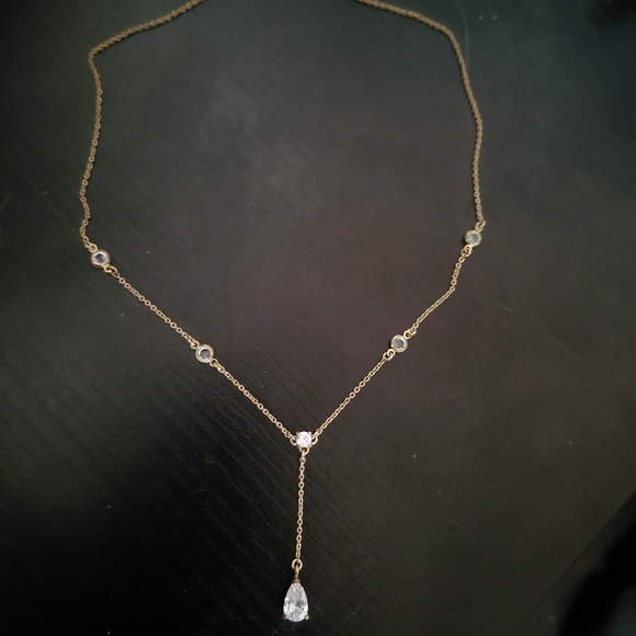 Vintage Avon Goldtone Necklace with Crystal Accents - Picture 2 of 3